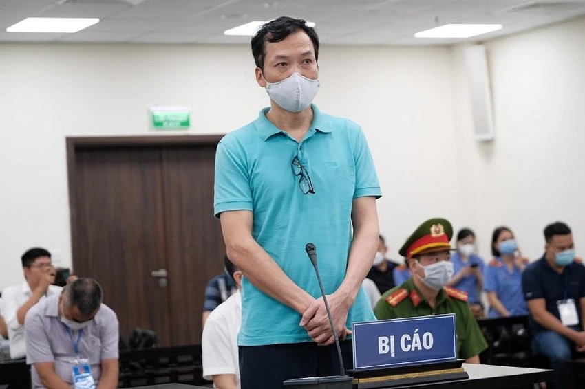 Bị cáo Nguyễn Đức Châu, cựu đội trưởng Đội Cảnh sát hình sự, Công an quận Tây Hồ. Ảnh: UYÊN TRANG Bị cáo Nguyễn Đức Châu, cựu đội trưởng Đội Cảnh sát hình sự, Công an quận Tây Hồ. Ảnh: UYÊN TRANG