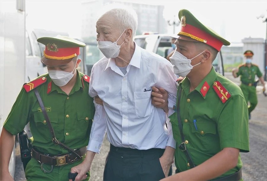 Bị cáo Nguyễn Văn Minh, cựu chủ tịch Tổng Công ty 3/2. Ảnh: UYÊN TRANG Bị cáo Nguyễn Văn Minh, cựu chủ tịch Tổng Công ty 3/2. Ảnh: UYÊN TRANG