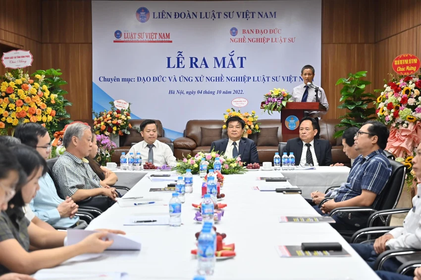 Tạp chí LS Việt Nam tổ chức Lễ ra mắt Chuyên mục “Đạo đức và ứng xử nghề nghiệp Luật sư Việt Nam”. Ảnh: HẢI ANH Tạp chí LS Việt Nam tổ chức Lễ ra mắt Chuyên mục “Đạo đức và ứng xử nghề nghiệp Luật sư Việt Nam”. Ảnh: HẢI ANH