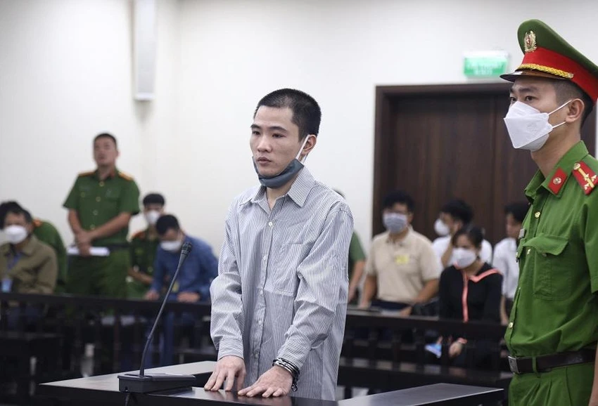 Tòa tuyên án tử hình với bị cáo Nguyễn Trung Huyên. Ảnh: UYÊN TRANG Tòa tuyên án tử hình với bị cáo Nguyễn Trung Huyên. Ảnh: UYÊN TRANG