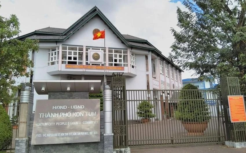 Trụ sở UBND thành phố Kon Tum. Ảnh: VOV Trụ sở UBND thành phố Kon Tum. Ảnh: VOV