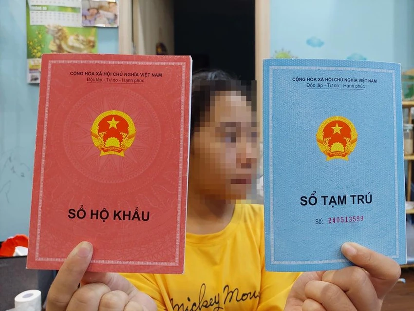 Chính phủ giao Bộ Công an chủ trì, phối hợp với các cơ quan hoàn thiện dự thảo để trình ban hành nghị định mới liên quan đến việc bãi bỏ sổ hộ khẩu giấy. Ảnh: TP bãi bỏ sổ hộ khẩu giấy
