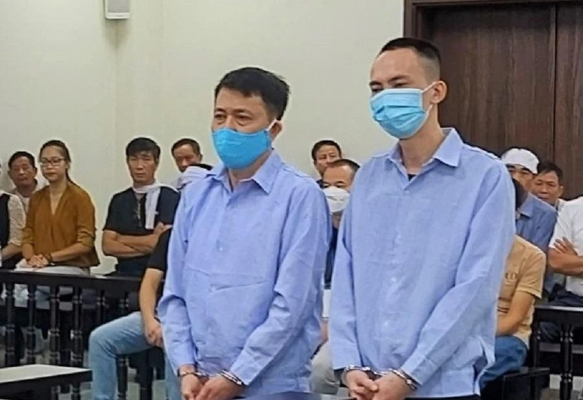 Hai bị cáo tại tòa. Ảnh: UT