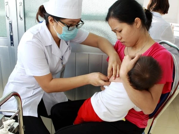Hà Nội: Từ 20/4 sẽ tiêm miễn phí vắcxin sởi cho trẻ nhỏ ảnh 1