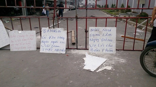 Bình Dương: Công nhân tự in tờ rơi kêu gọi “không mắc mưu kẻ xấu” ảnh 4 Bình Dương: Công nhân tự in tờ rơi kêu gọi “không mắc mưu kẻ xấu” ảnh 4