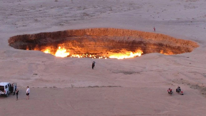 "Cổng địa ngục" xuất hiện trên trần gian ở sa mạc Turkmenistan ảnh 1 "Cổng địa ngục" xuất hiện trên trần gian ở sa mạc Turkmenistan ảnh 1
