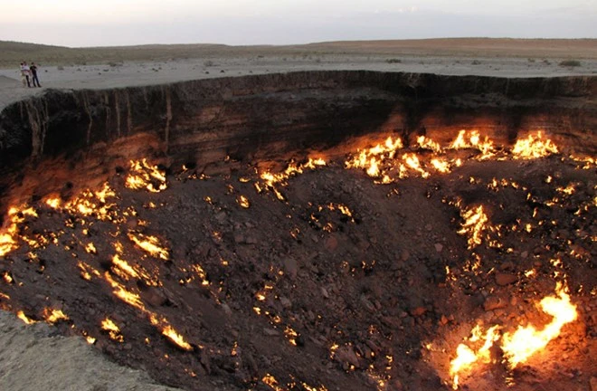 "Cổng địa ngục" xuất hiện trên trần gian ở sa mạc Turkmenistan ảnh 2 "Cổng địa ngục" xuất hiện trên trần gian ở sa mạc Turkmenistan ảnh 2