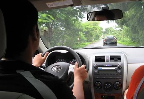 Kỹ thuật lái xe số sàn sao cho đúng cách ảnh 2 Kỹ thuật lái xe số sàn sao cho đúng cách