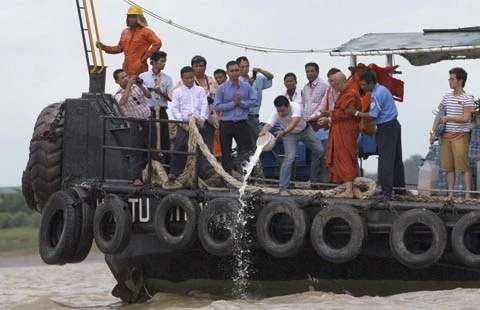 Kỳ lạ chuyện tìm chuông khổng lồ ở Myanmar ảnh 3