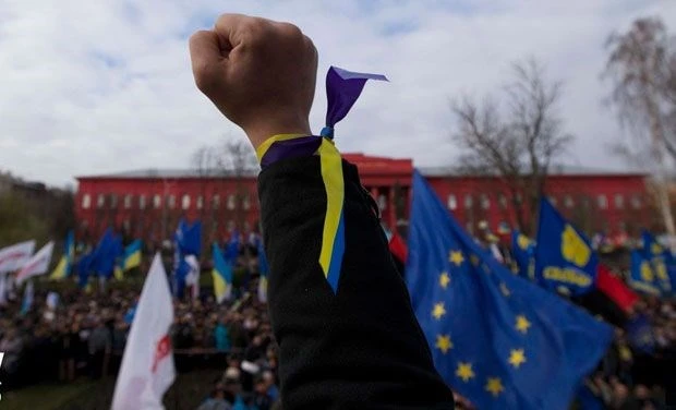 Ukraine: “Miệng vực” vỡ nợ chỉ còn cách vài…li ảnh 2 Ukraine: “Miệng vực” vỡ nợ chỉ còn cách vài…li ảnh 2