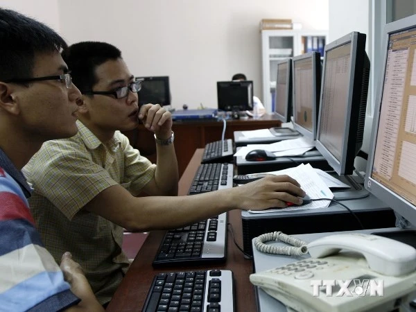 Hơn 6.600 tỷ đồng chảy vào chứng khoán trong phiên đổ dốc ảnh 1