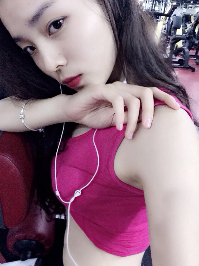 Về chế độ tập gym, một ngày Kỳ Duyên tập 3 tiếng, chia đều cho sáng và chiều. Trong thời gian tham gia vòng chung kết Hoa hậu Việt Nam ở Phú Quốc, dù bận rộn với lịch trình dày đặc, cô vẫn dành 60 phút vào cuối buổi chiều để tập với huấn luyện viên. Ảnh đời thường từ quê mùa đến hot girl của hoa hậu Kỳ Duyên