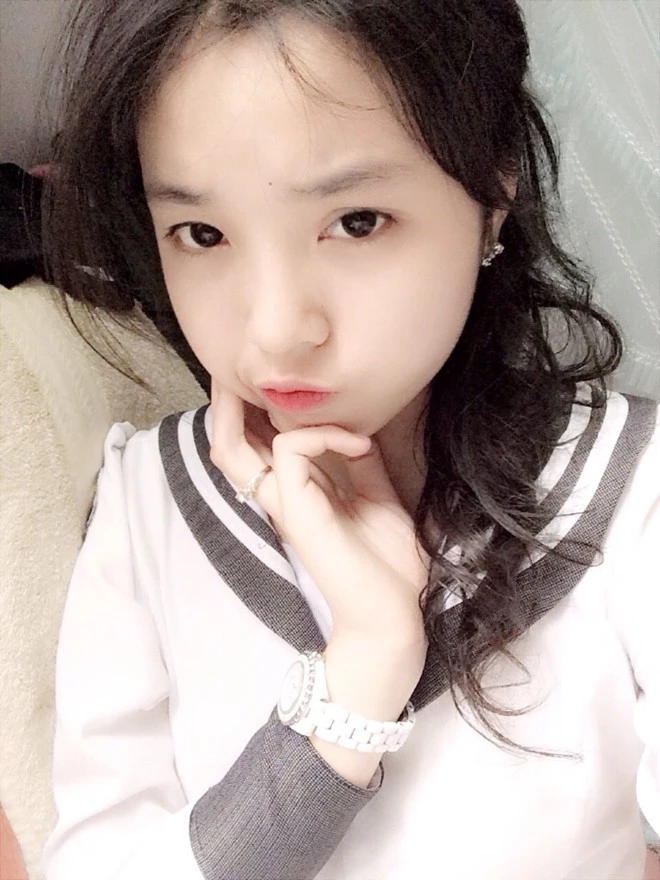 Và một Kỳ Duyên rất "baby", dễ thương. Ảnh đời thường từ quê mùa đến hot girl của hoa hậu Kỳ Duyên