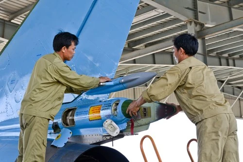 Hình ảnh bay huấn luyện Su-22 tại Trung đoàn không quân 937 ảnh 2 Hình ảnh bay huấn luyện Su-22 tại Trung đoàn không quân 937 ảnh 2