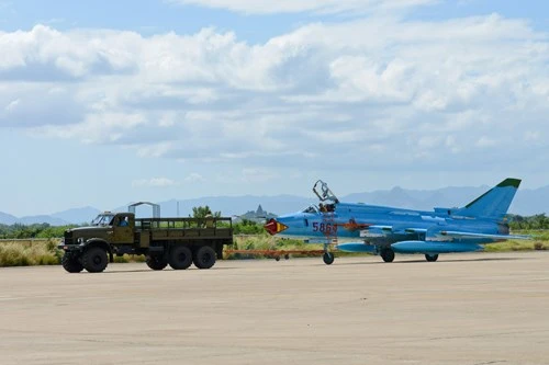 Hình ảnh bay huấn luyện Su-22 tại Trung đoàn không quân 937 ảnh 22 Hình ảnh bay huấn luyện Su-22 tại Trung đoàn không quân 937 ảnh 22