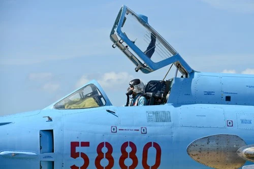 Hình ảnh bay huấn luyện Su-22 tại Trung đoàn không quân 937 ảnh 6 Hình ảnh bay huấn luyện Su-22 tại Trung đoàn không quân 937 ảnh 6