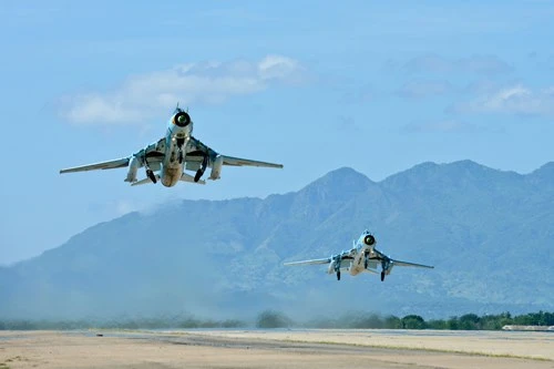 Hình ảnh bay huấn luyện Su-22 tại Trung đoàn không quân 937 ảnh 9 Hình ảnh bay huấn luyện Su-22 tại Trung đoàn không quân 937 ảnh 9