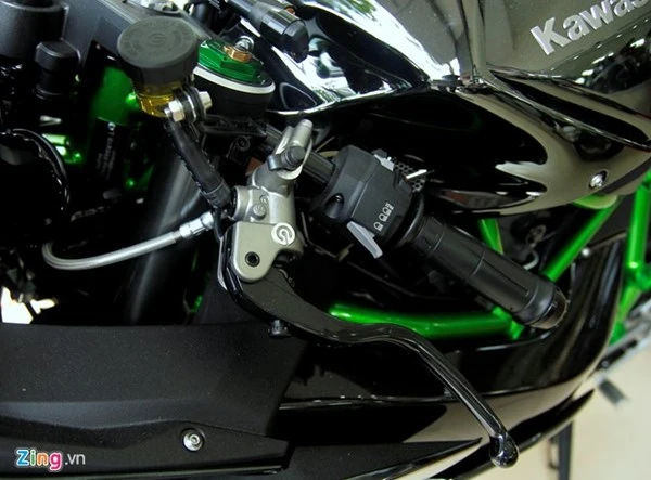 Cận cảnh siêu môtô Ninja H2 đầu tiên về Việt Nam ảnh 11