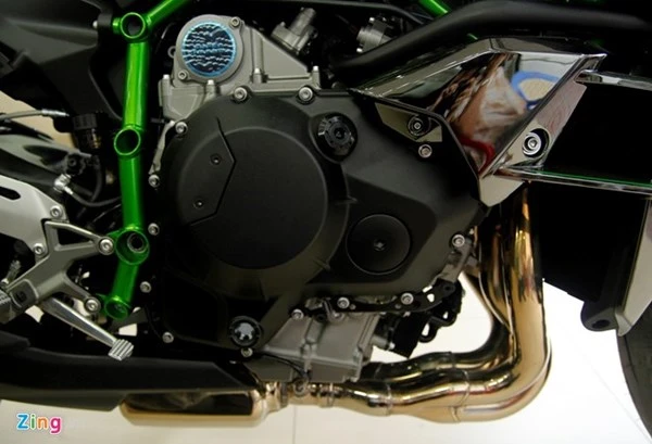 Cận cảnh siêu môtô Ninja H2 đầu tiên về Việt Nam ảnh 5