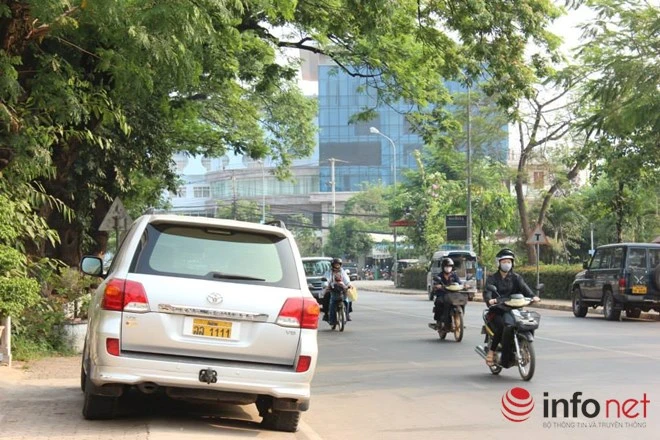 Xe đắt tiền, biển đẹp ở Lào... chỉ là đồ bình dân ảnh 16 Xe đắt tiền, biển đẹp ở Lào... chỉ là đồ bình dân ảnh 16