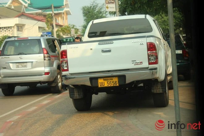 Xe đắt tiền, biển đẹp ở Lào... chỉ là đồ bình dân ảnh 3 Xe đắt tiền, biển đẹp ở Lào... chỉ là đồ bình dân ảnh 3