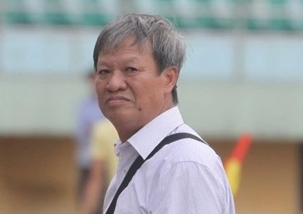 HLV Lê Thụy Hải không hài lòng khi bị Công Vinh qua mặt.