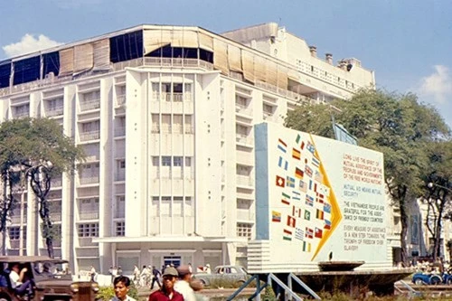 Hình ảnh xe cộ trên đường phố Sài Gòn trước 30/4/1975 ảnh 3 Hình ảnh xe cộ trên đường phố Sài Gòn trước 30/4/1975 ảnh 3