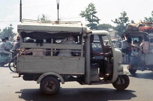 Hình ảnh xe cộ trên đường phố Sài Gòn trước 30/4/1975 ảnh 22 Hình ảnh xe cộ trên đường phố Sài Gòn trước 30/4/1975 ảnh 22