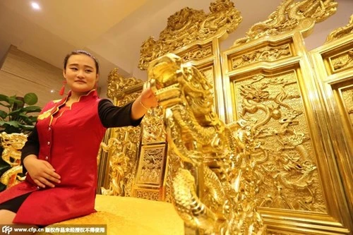 Cận cảnh ngai vàng được dát từ 20.000 tấm vàng miếng - ảnh 3