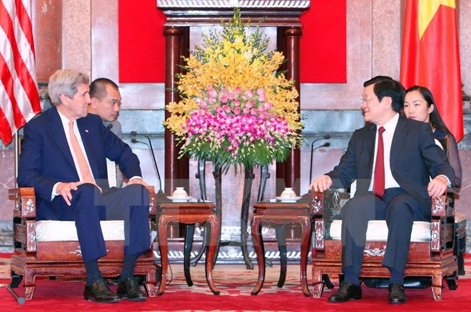 Chủ tịch nước: Đề nghị Hoa Kỳ sớm bỏ cấm vận vũ khí sát thương ảnh 1