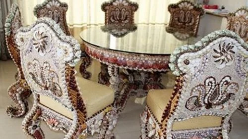 Bộ bàn ghế gỗ sưa trăm tỷ đắt nhất Việt Nam - ảnh 2