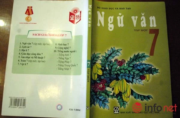 Phụ huynh sốc với bản dịch mới của bài thơ Sông núi nước Nam trong SGK lớp 7 ảnh 1