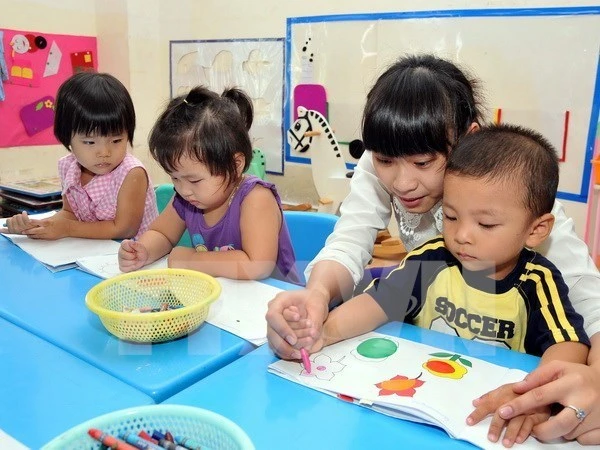 Bé học tiếng Anh cả năm chưa biết nói: Cha mẹ đừng sốt ruột ảnh 1