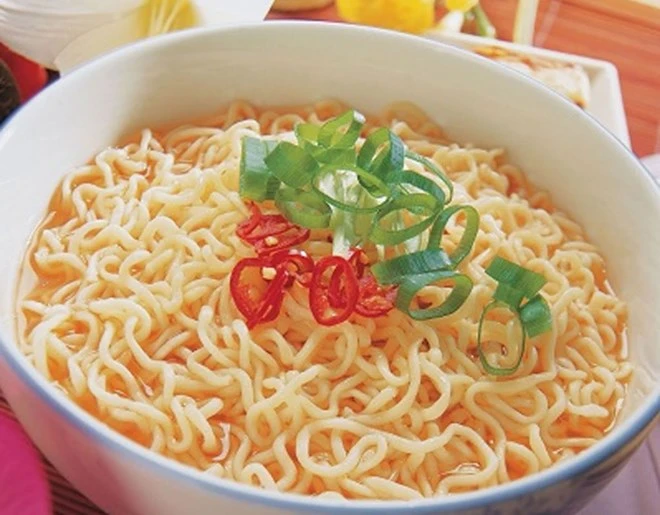 Cách ăn mì tôm không gây hại cho sức khỏe ảnh 1