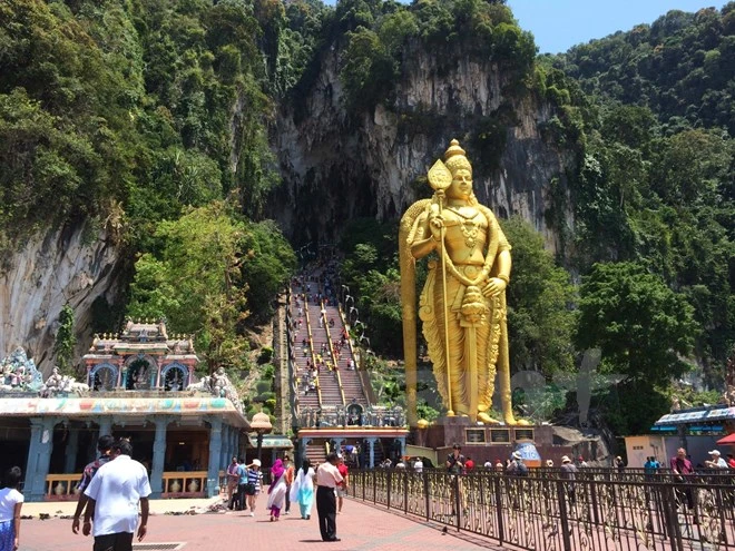 Người Việt 'nhiều chữ' và hành động tự bêu xấu ở Kuala Lumpur ảnh 1