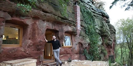 Giám đốc chi 2 tỉ mua hang động để… làm nhà ảnh 1 Áp lực của cuộc sống hiện đại có thể sẽ khiến nhiều người trong chúng ta mơ ước được “chạy trốn” và hòa mình vào thiên nhiên yên tĩnh.