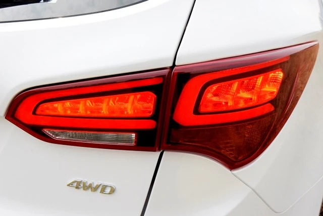 Chính thức ra mắt, Hyundai SantaFe 2016 giá từ 1,1 tỷ đồng ảnh 11