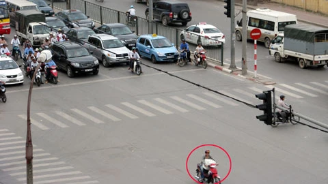 Vượt đèn đỏ, không có giấy tờ xe..., xử phạt như thế nào? ảnh 1 Vượt đèn đỏ, không có giấy tờ xe..., xử phạt như thế nào? ảnh 1