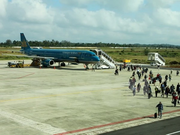 Thêm trường hợp máy bay Vietnam Airlines bị chiếu laser vào buồng lái ảnh 1