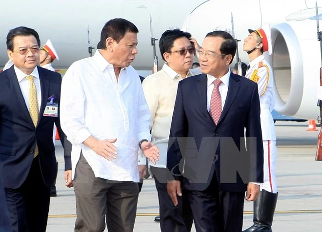 Tổng thống Philippines Duterte đã đến Hà Nội ảnh 4