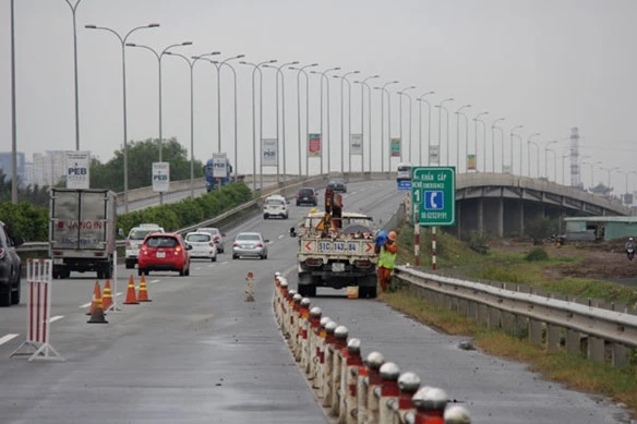 Xe lưu thông trên cao tốc TP.HCM - Long Thành - Dầu Giây - Ảnh: Vĩnh Phú 3