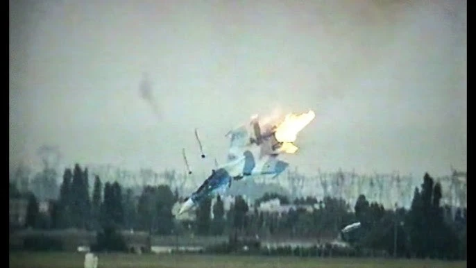 Su-30MK gặp sự cố ở Paris 1999.jpg