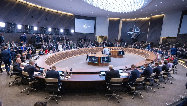 Các ngoại trưởng NATO nhóm họp 04-2024.jpg