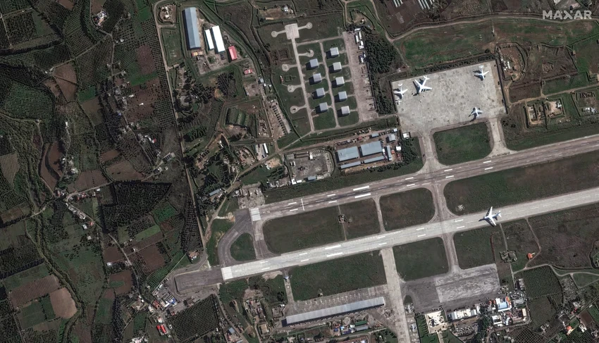 Căn cứ không quân Hmeimim của Nga ở Syria 131224.jpg