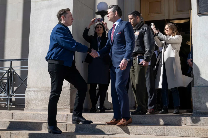 Elon Musk tới Lầu Năm Góc theo lời mời của Bộ trưởng Quốc phòng Pete Hegseth.jpg