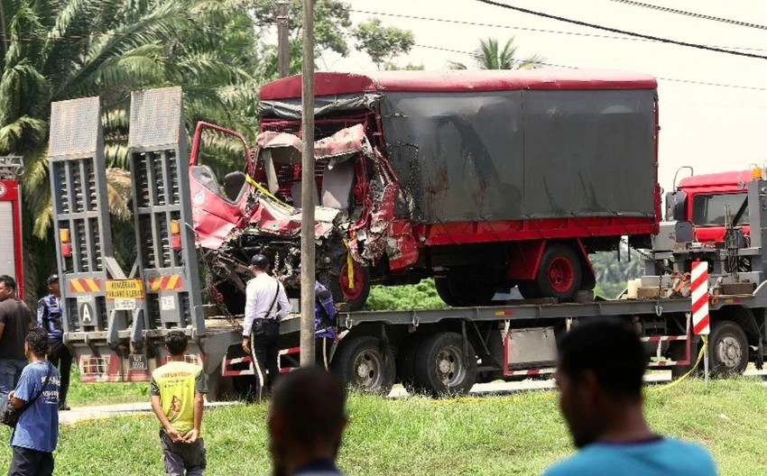 Xe tải tông trực diện đoàn xe cảnh sát chống bạo động, tài xế có kết quả xét nghiệm ma tuý âm tính_2.jpg