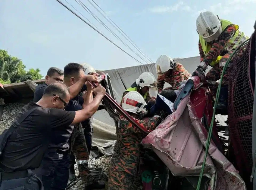 Xe tải tông trực diện đoàn xe cảnh sát chống bạo động, tài xế có kết quả xét nghiệm ma tuý âm tính_4.jpg