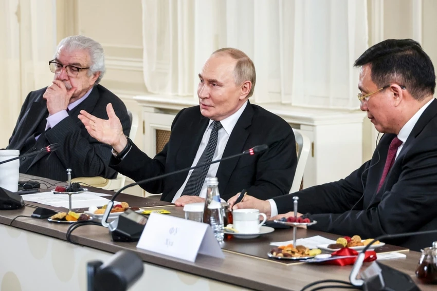 Ông Putin nghi ngờ khả năng Đức làm trung gian hoà giải xung đột Nga-Ukraine, cảnh báo hậu quả nếu viện trợ tên lửa Taurus.jpeg