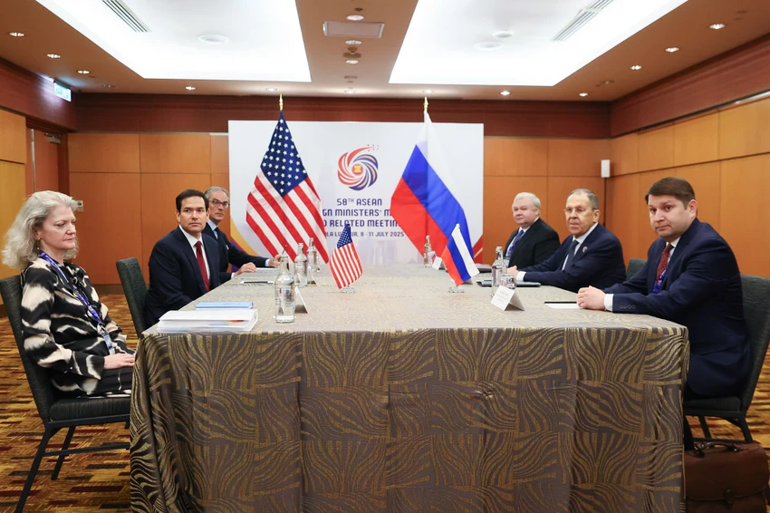Ngoại trưởng Mỹ, Nga gặp bên lề ASEAN, thảo luận về chiến sự ở Ukraine.jpg