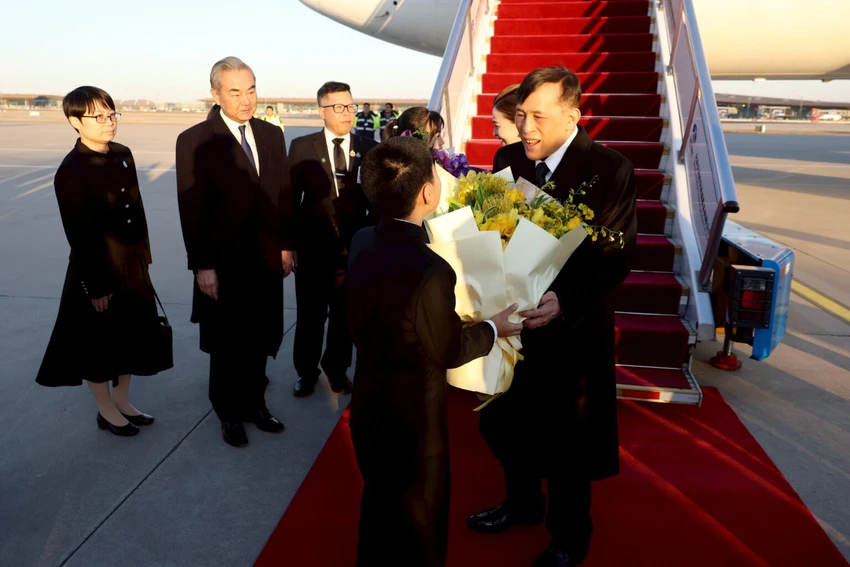 1411 Nhà vua Thái Lan Maha Vajiralongkorn cùng Hoàng hậu thăm chính thức Trung Quốc_2.jpg